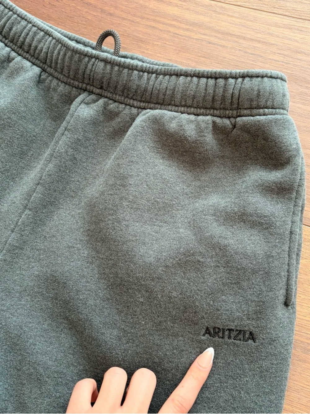 Aritzia Dark Grey Sweatpants - Picture 3 of 4